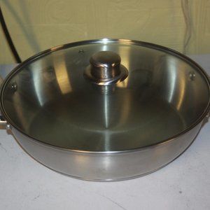 NEW Parini Cookwear Saute Pan with Glass Lid  Measures 12 x 3 inches